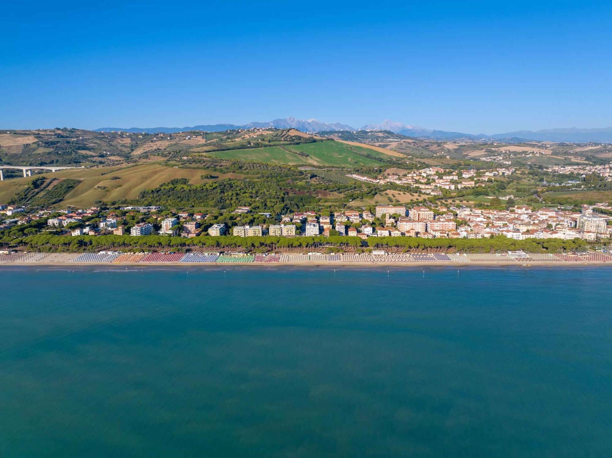 Hotel La Pineta Пинето Экстерьер фото