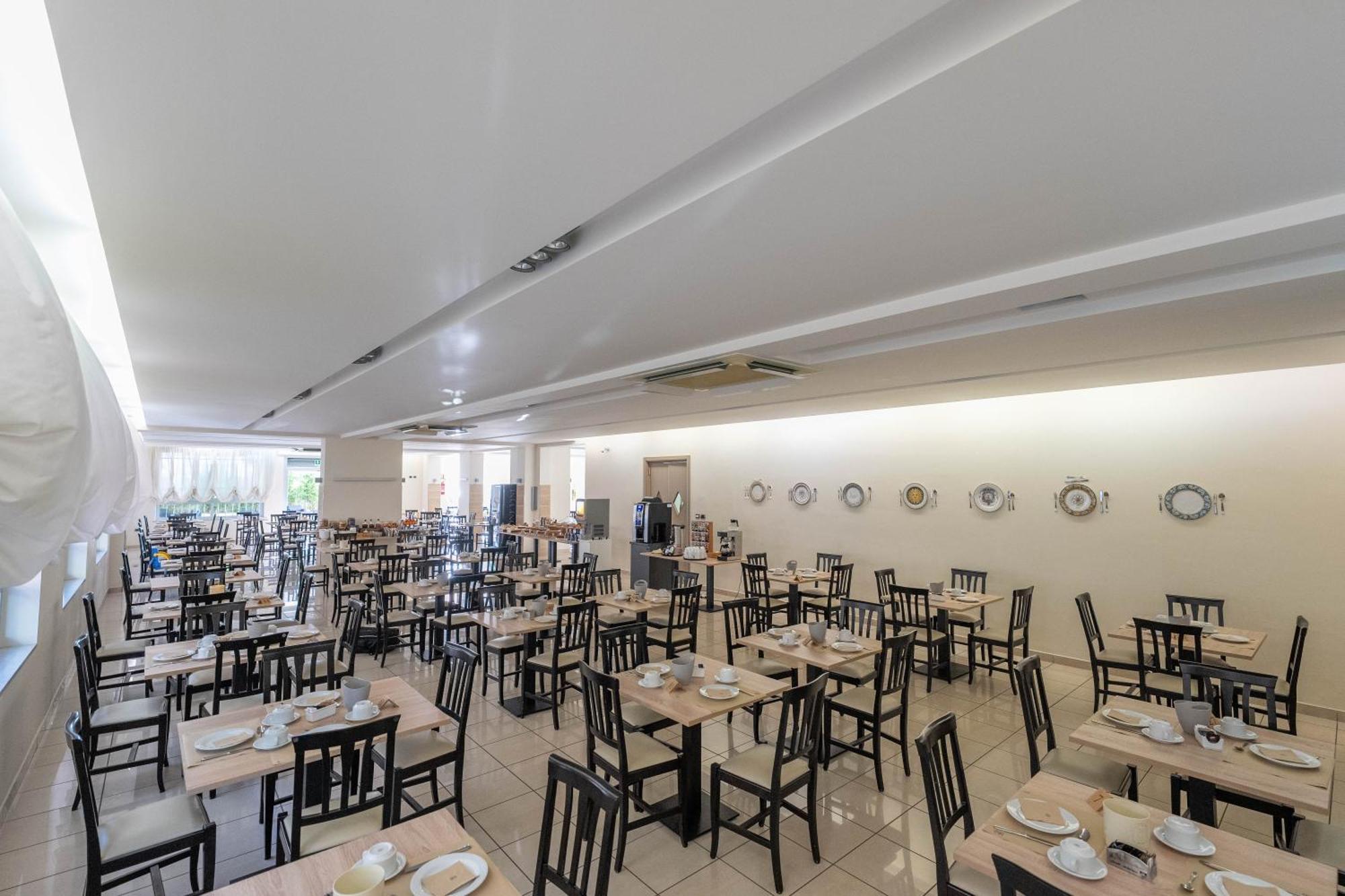 Hotel La Pineta Пинето Экстерьер фото